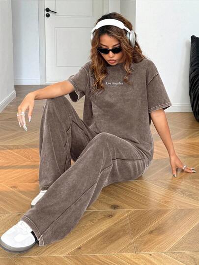 SHEIN EZwear بدلة كاجوال من قطعتين تي شيرت وبنطلون بني مغسول للنساء