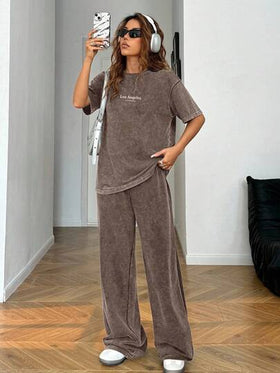 SHEIN EZwear بدلة كاجوال من قطعتين تي شيرت وبنطلون بني مغسول للنساء