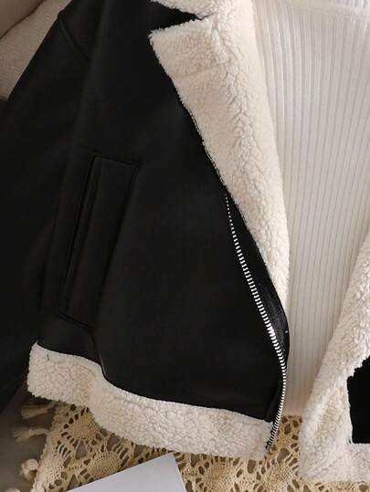 SHEIN معطف/جاكيت قصيرة أكمام طويلة من الفرو الصناعي مبطنة بالفليس مع طوق دراجة نارية وسحاب معدني، طراز شارع عصري للفتيات المراهقات، باللون الأسود للخريف/الشتاء