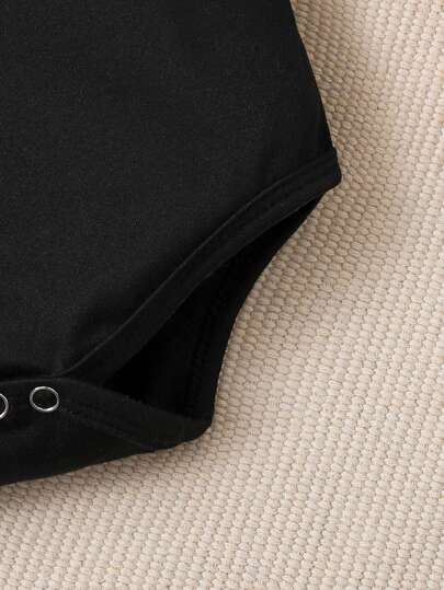 بدلة قصيرة الأكمام بطبعة حرف اليد للأطفال الرضع، لارتداء اليومي والتنقل الصيفي، باللون الأسود