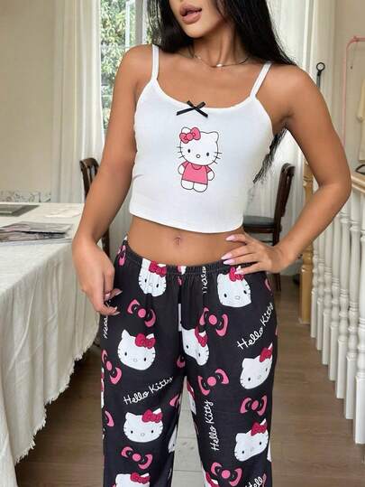 SANRIO [عالم الأعجوبة] طقم بيجامة للنساء مكون من 2 قطعة: توب كروب مطبوع بطبعة هالو كيتي + بنطلون مستقيم بخصر مطاطي