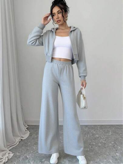 SHEIN 3 قطع مجموعة نسائية كاجوال بسيطة تتكون من: قميص كامي، هوديي قصير مزود بسحاب، وبنطال ساق واسعة، مناسبة للارتداء اليومي، مجموعة نسائية كاجوال أحادية اللون، مجموعة هوديي قصير وبنطال رياضي كاجوال، مجموعة ملابس منزلية كاجوال رمادية من قطعتين