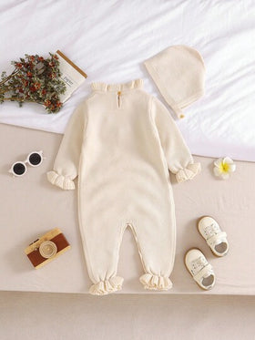 SHEIN Vintaside Kids مجموعة طفل بيج 2 قطعة: رومبير رومبر مطرزة بالزهور + قبعة، أنيقة وجذابة