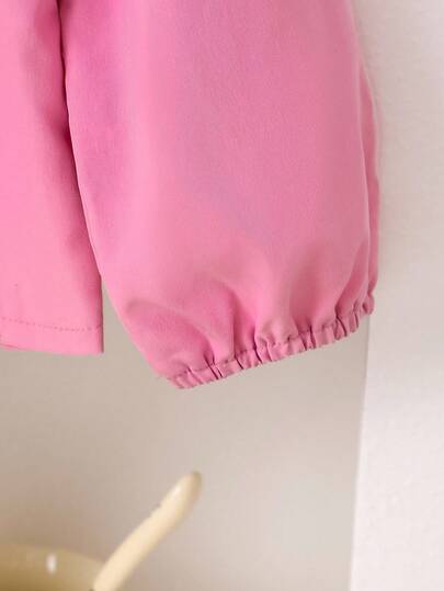 SHEIN Playful Pals مجموعة بدلة فتاة شابة مكونة من 2 قطعة، ملابس علوية مزين بفيونكة جميلة وبنطلون واسع الساق، مناسبة لفصلي الربيع والخريف
