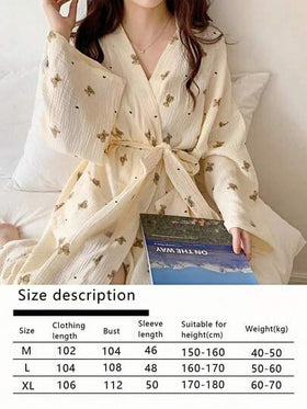 SHEIN 1 قطعة ثوب نوم للنساء - بتصميم أوروبي بسيط بأكمام طويلة، طباعة دب جميلة، خفيف ورقيق، لون أحادي، ملائم للربيع والخريف والصيف، ملابس منزلية وحمام، مقاسات صغيرة إلى كبيرة، مناسب لحفلات الزفاف والحمامات