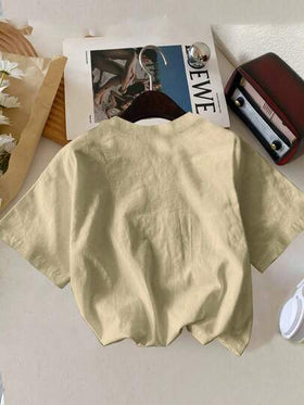 تي شيرت صبي شبابي عادي بياقة دائرية مطبوع عليه