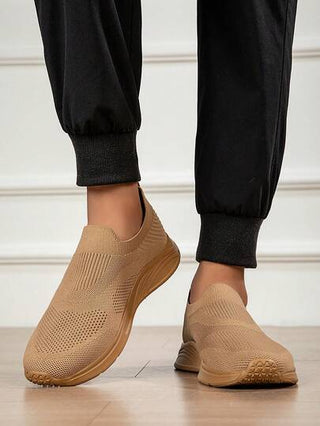 أحذية رياضية صيفية للرجال زائدي الحجم، قابلة للانزلاق، سهلة التنفس مصنوعة من الشبك، أخفاف وسادة هوائية، كاجوال مريحة لكبار السن لركض