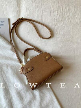 low tea حقيبة يد نسائية بملمس الليتشي الصيفي الجديد، حقيبة كروس بودي بسيطة بسير كتف قابل للتعديل، حقيبة كتف عالية الجودة بلون أحادي مزينة بمعدن