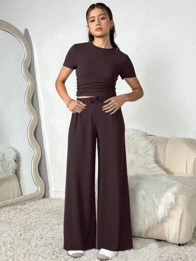 SHEIN Sparklyn مجموعة من قطعتين: تي شيرت قصيرة الأكمام بياقة مندرين من قماش مزخرف + بنطلون طويل كاجوال للمراهقات