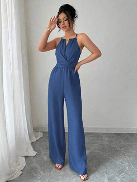 SHEIN PETITE جمبسوت قصيرة نسائية كاجوال من قماش كريب بتصميم عنق حلقة مزين بالخرز وربطة خصر بأزرار، مناسبة للربيع والصيف