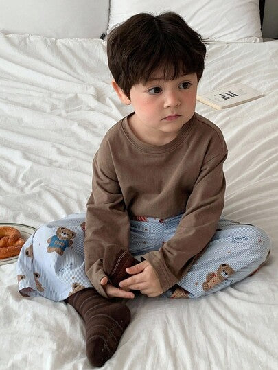 DAZY مجموعة بيجامة لطفل صغير تتكون من 2 قطعة: ملابس علوية كم طويل أحادية اللون وبنطال كرتوني مخطط طويل رمضان