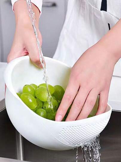 1 قطعة غسالة أرز للمطبخ، منخل، حوض غسيل بلاستيكي، غسالة أرز متعددة الوظائف، منخل أرز، سلة تصريف بلاستيكية، سلة تنظيف خضروات وفواكه منزلية، تصميم مثقب، تصريف فعال، أداة مطبخ متينة. مناسبة لغسل وتصريف الخضروات والفواكه والأرز.
