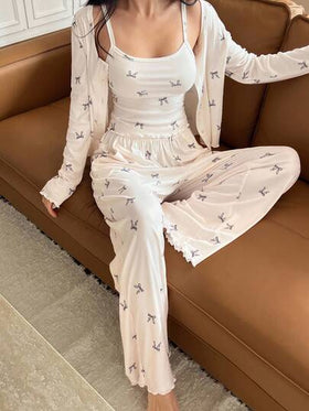 DAZY مجموعة بيجامة للنساء تتكون من 3 قطع: توب كامي مطبوع بالفيونكة، بنطلون، وتوب أكمام طويلة بأزرار، ملابس خريف وشتاء رمضان