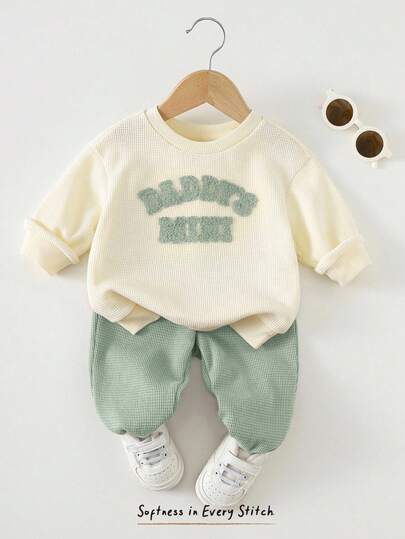 Cozy Pixies مجموعة من قميص ثقيل كرو نيك طويل الأكمام مطبوع بحرف للأطفال الصبيان وبنطلون جوجر بخصر مطاطي، قطعتان