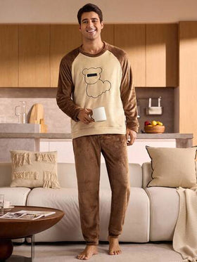 Manfinity Underwear&Sleepwear Basics طقم بيجامة رجالي من قطعتين، ملابس علوية بياقة طاقم وأكمام طويلة وبنطلون طويل من القطيفة الناعمة، ملابس خريفية وشتوية مريحة