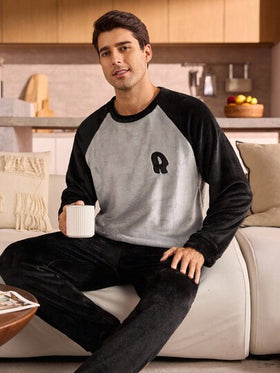 Manfinity Underwear&Sleepwear Basics بيجامة رجالية مجموعة سروال وبلوزة طويلة الأكمام، بتصميم لحمة الألوان والقطع المتباينة، دافئة ومريحة للخريف والشتاء
