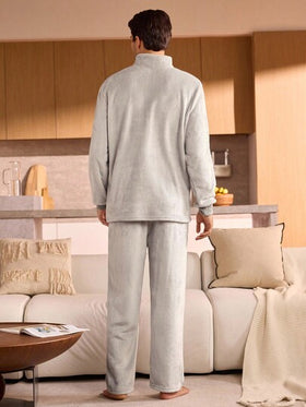 Manfinity Underwear&Sleepwear Basics بدلة رياضية رجالية من الفليس ذات ياقة عالية وأزرار نصفية، ملابس علوية بأكمام طويلة وبنطال فضفاض، بتصميم مريح وناعم، ملابس خريف وشتاء