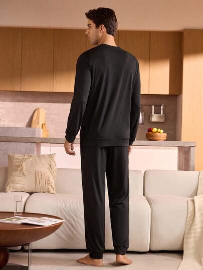 Manfinity Underwear&Sleepwear Basics بيجامة رجالية مكونة من ملابس علوية بياقة طاقم وبنطلون ذات لون واحد، أكمام طويلة، ملابس منزلية للخريف والشتاء