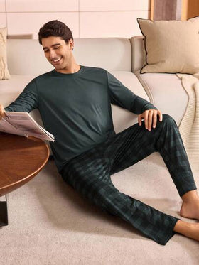 Manfinity Underwear&Sleepwear Basics بيجامة رجالية من قطعتين، ملابس علوية أكمام طويلة أحادي اللون وبنطلون مربعات، ملابس منزلية مريحة للخريف والشتاء، ملابس نوم رجالية