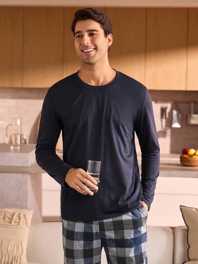 Manfinity Underwear&Sleepwear Basics بدلة نوم رجالية من قطعتين، ملابس علوية بياقة طاقم بأكمام طويلة وبنطال مربعات، ملابس شتوية للرجال مجموعة ملابس منزلية