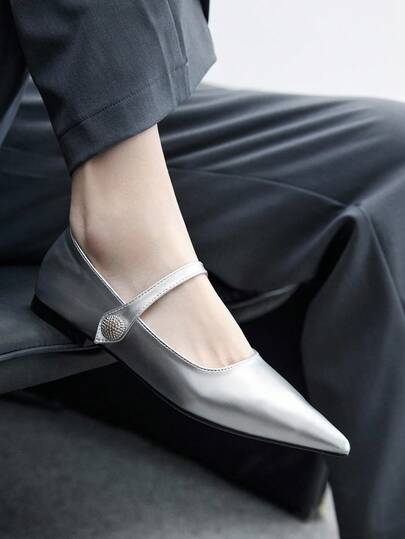 CUCCOO BIZCHIC أحذية ماري جين مسطحة بأصبع قدم مدبب للنساء باللون الفضي