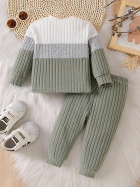 SHEIN Playful Pals مجموعة ملابس أطفال ولد مكونة من 2 قطعة: بلوزة بأكمام طويلة وياقة طاقم ذات ألوان متباينة وبنطال أخضر سادة، مناسبة للخروجات والارتداء اليومي والرياضة والمدرسة، مجموعة ملابس أطفال ولد للخريف، مجموعة ملابس عادية لطفل رضيع، مجموعة ملابس أطفا