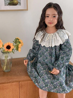 Dazy Kids فستان فضفاض بأكمام طويلة وتنورة مكشكشة مزين بطبعة زهرية وفيونكة للفتيات الصغيرات
