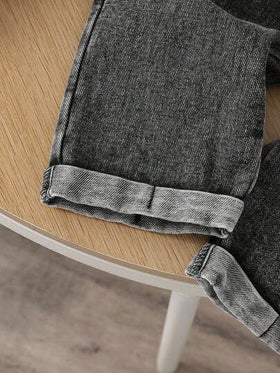 SHEIN طقم بنطال جينز كاجوال وبلوزة طويلة الأكمام بياقة دائرية للأطفال الصبيان