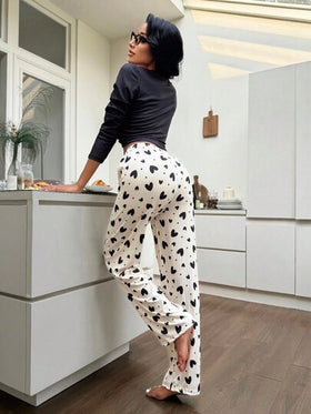 SHEIN طقم بيجامة نسائية كاجوال بأكمام طويلة وبياقة طاقم مزينة بشريط على شكل قلب وبنطلون، ملابس خريف وشتاء