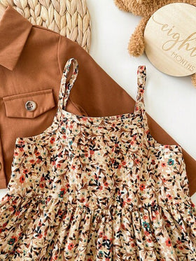 SHEIN طقم فستان كاميسول كاجوال مزخرف بزهور صغيرة وجاكيت بني للبنات الصغيرات