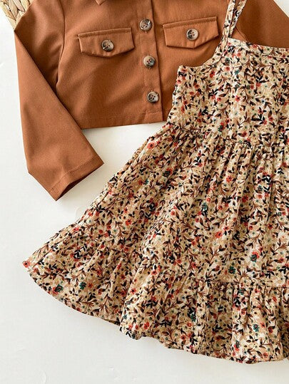SHEIN طقم فستان كاميسول كاجوال مزخرف بزهور صغيرة وجاكيت بني للبنات الصغيرات