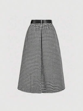 SHEIN MOD تنورة بنمط هندسي بني اللون، بطراز كولومبي