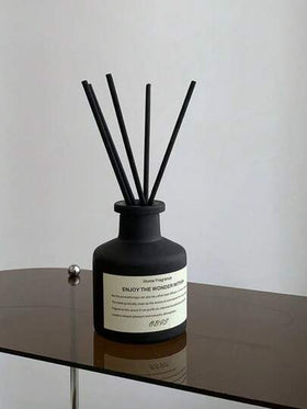 1 طقم (1 زجاجة زيت عطري + 4 قطع عصي موزع) موزع عطر منزلي بدون لهب لرائحة دائمة، مناسب لغرفة النوم والحمام وغرفة المعيشة وغيرها