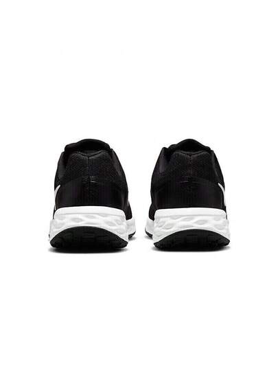Nike حذاء الجري الخفيف الوزن للرجال من نايك موديل REVOLUTION 6، مع نعل رغوي خفيف الوزن، مريح وعصري باللون الأسود والأبيض، مناسب للاستخدام اليومي والرياضة، أساسيات الرياضة DC3728-003
