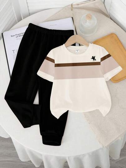 SHEIN طقم ملابس علوية وبنطلون قصير الأكمام بياقة دائرية وطراز مخطط للأولاد الرضع