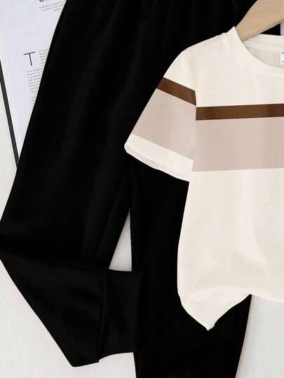 SHEIN طقم ملابس علوية وبنطلون قصير الأكمام بياقة دائرية وطراز مخطط للأولاد الرضع