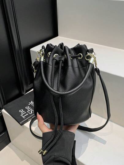 حقيبة نسائية سطلية ، حقيبة كتف ، حقيبة تسوق ، مناسبة للتسوق ، المحفظة ، السيدات الشابات ، طالبات الجامعة ، المبتدئين ، السيدات العاملات. مثالية للمكتب ، الجامعة ، العمل ، الأعمال التجارية ، التنقل ، الأنشطة الخارجية ، السفر والنزهات