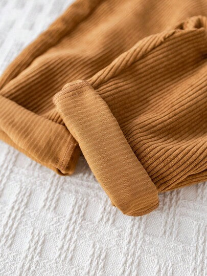 Cozy Pixies مجموعة ملابس علوية بياقة طاقم طويل الأكمام وبنطال ساروج بني للأطفال الصبيان بطبعة كرتونية لرنة الأيل، قطعتان