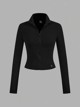 SHEIN EZwear قطعتان من ملابس اليوغا والياقة البدنية المرنة المصممة بشكل مثالي باللونين الأبيض والأسود، تي شيرت بأكمام طويلة مزين بطباعة حرفية أنيقة مناسبة للخريف والشتاء