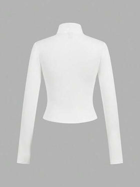 SHEIN EZwear قطعتان من ملابس اليوغا والياقة البدنية المرنة المصممة بشكل مثالي باللونين الأبيض والأسود، تي شيرت بأكمام طويلة مزين بطباعة حرفية أنيقة مناسبة للخريف والشتاء