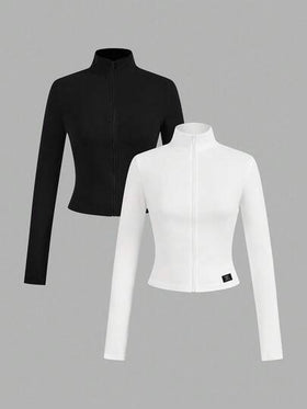 SHEIN EZwear قطعتان من ملابس اليوغا والياقة البدنية المرنة المصممة بشكل مثالي باللونين الأبيض والأسود، تي شيرت بأكمام طويلة مزين بطباعة حرفية أنيقة مناسبة للخريف والشتاء