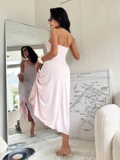 SHEIN فستان نوم طويل للنساء مريح وناعم مزين بالدانتيل