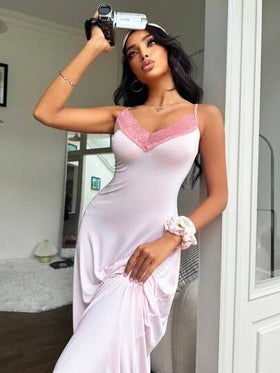 SHEIN فستان نوم طويل للنساء مريح وناعم مزين بالدانتيل
