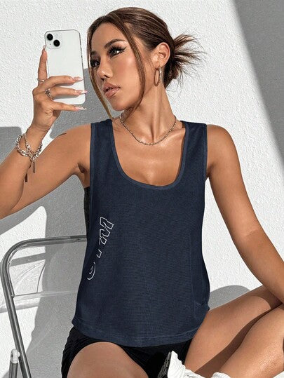 SHEIN Sports ملابس علوية رياضية كاجوال مطبوع عليها حروف للنساء