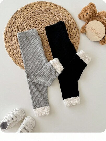 اشتر واحد واحصل على واحد مجانًا - عبوة مزدوجة من جوارب طفلة بسيطة وجميلة مع تزيين من الفرو، مقاومة للخطوط، أداء عالي التكلفة، مناسبة لحفلات عيد الميلاد والحفلات المسائية والمناسبات والأعراس والمعمودية وحفلات الافتتاح، مناسبة للاستخدام اليومي، مناسبة لفصلي