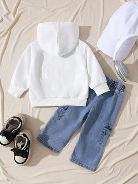 SHEIN Playful Pals مجموعة ملابس رياضية للأطفال الرضع/الصغار، تشمل 1 قطعة هودي أبيض بطباعة حرفية طويل الأكمام وبنطال جينز أزرق بخصر مطاطي وجيب، مناسب للارتداء اليومي والرياضي والخروج والسفر، مقاس من 6 أشهر إلى 3-2 سنوات