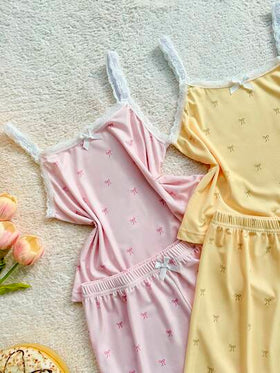 SHEIN 4 قطع طقم بيجامة مكون من سروال قصير وكامي مزين بالدانتيل والطباعة بالفراشات، للبنات الكبيرات