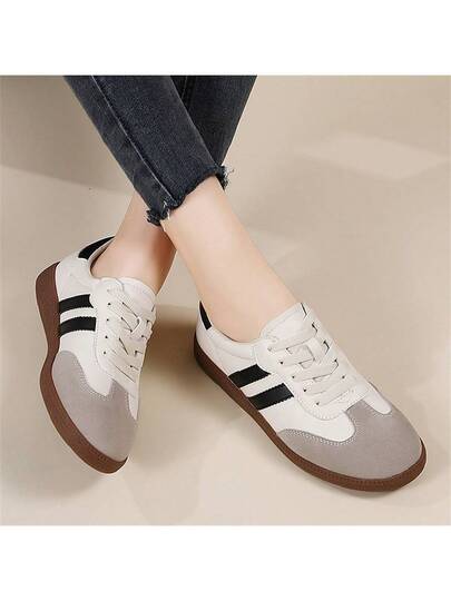 Shoes أحذية رياضية ألمانية الطراز القديم للبنات والأولاد | أحذية رياضية بنعل ناعم أبيض للعباءة | أحذية مريحة وقابلة للتنفس للمشي | تصميم كلاسيكي رجعي للارتداء اليومي