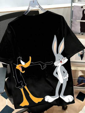 Looney Tunes X Manfinity Manfinity Joysei تي شيرت كاجوال للرجال بياقة مستديرة وأكمام قصيرة، بطبعات كرتونية، صيفي