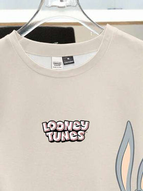 Looney Tunes X Manfinity Manfinity Joysei تي شيرت كاجوال للرجال بياقة مستديرة وأكمام قصيرة، بطبعات كرتونية، صيفي